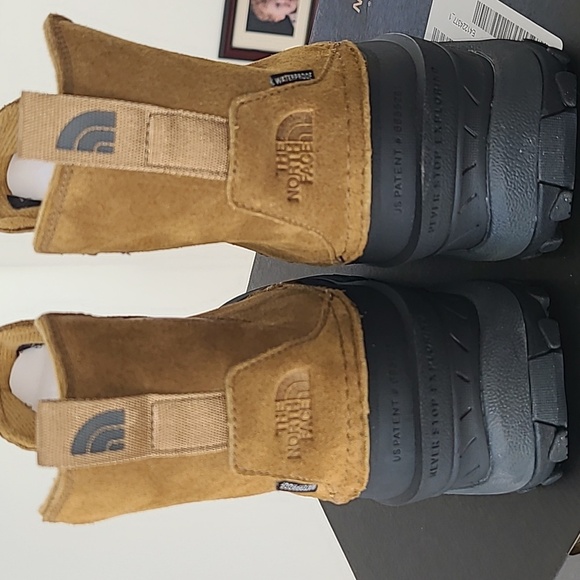 The North Face Waterproof Boots - Picture 5 of 5